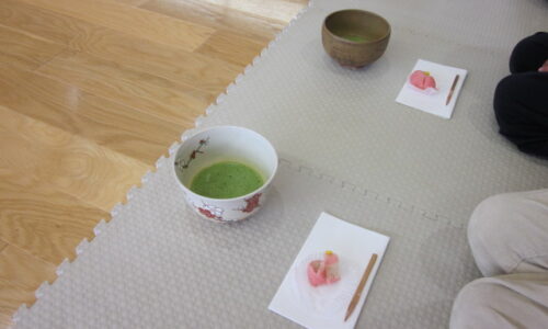 お茶体験をしました